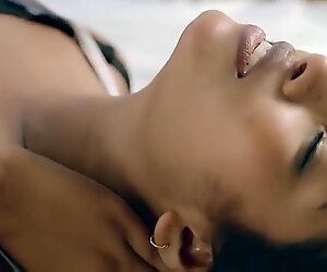 Erkek arkadaşın oteldeki kız arkadaşı romantizm için araması